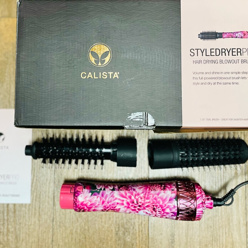 Good Condition! Calista: Styled Dryer Pro Heated Detailer Brush
